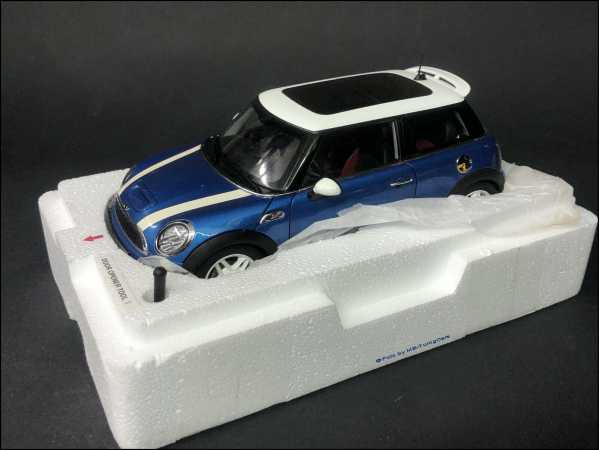 1:18 Mini Cooper S / Blau - Weiß / NEU / Film: the Italian Job inkl. OVP